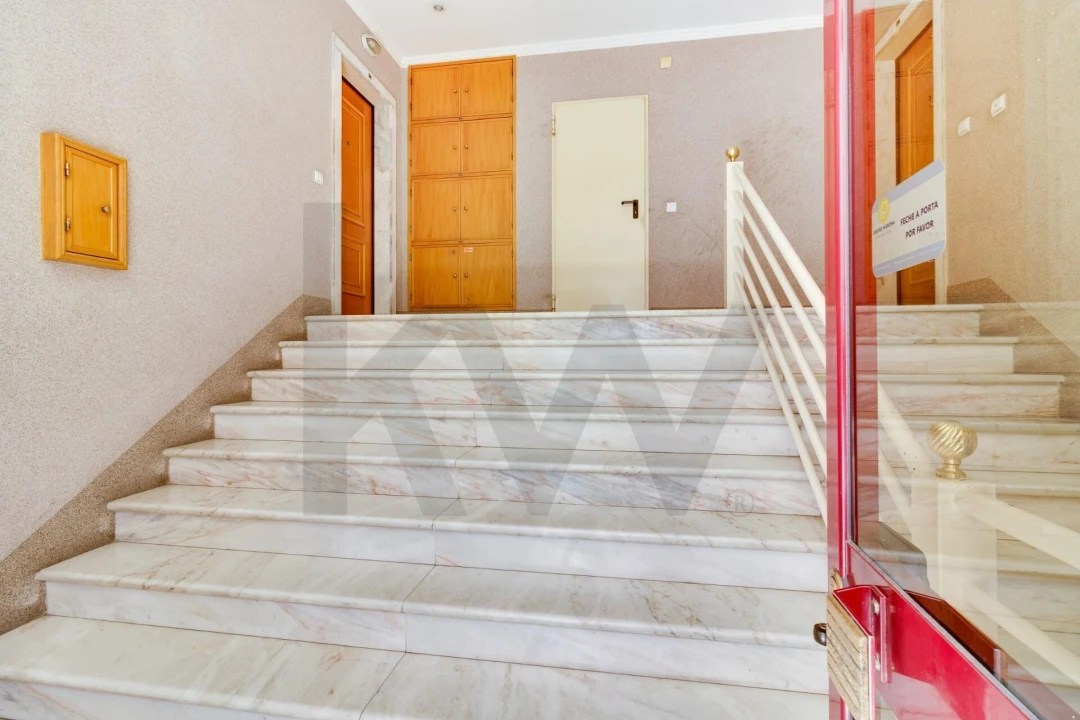 Apartamento T2 para Venda em Almada, Cova da Piedade, Pragal e Cacilhas Foto 1