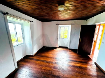 Moradia T2 para Venda em Santo Espirito