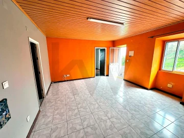 Moradia T2 para Venda em Santo Espirito