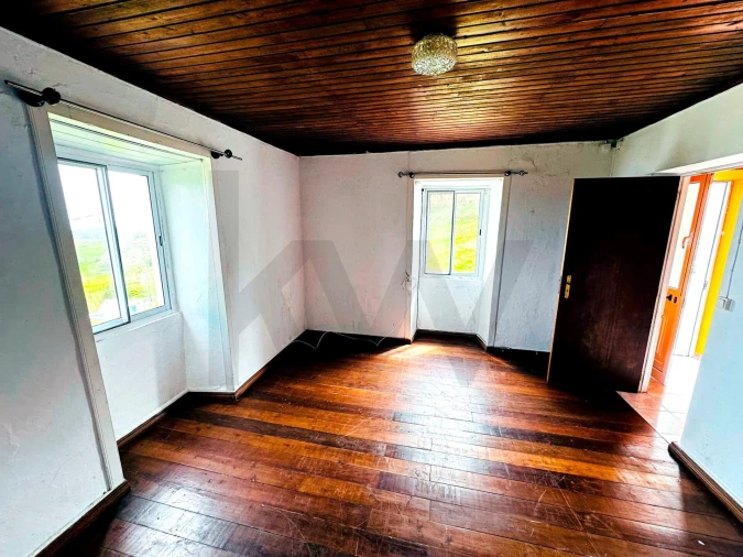 Moradia T2 para Venda em Santo Espirito Foto 7