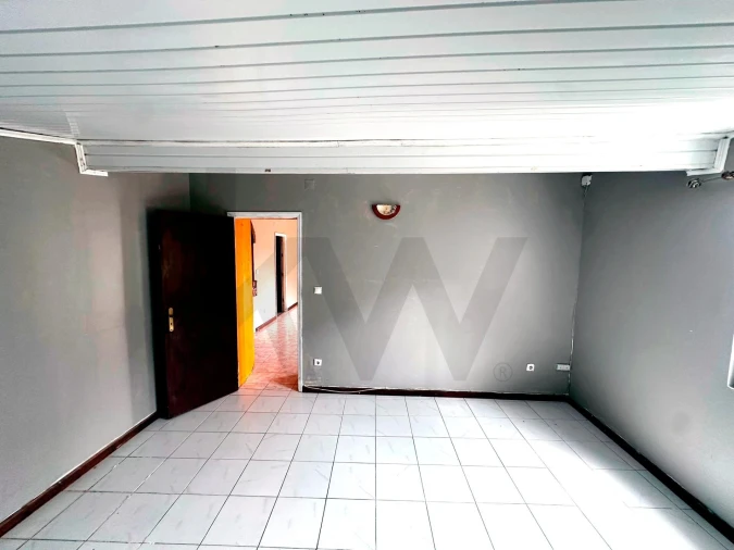 Moradia T2 para Venda em Santo Espirito Foto 5