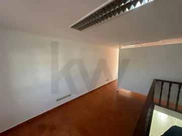 Loja para Venda em Vila do Porto