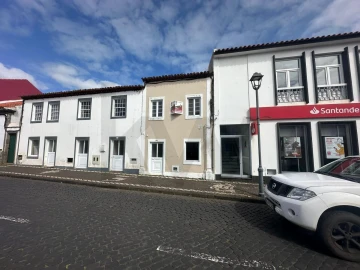 Loja para Venda em Vila do Porto