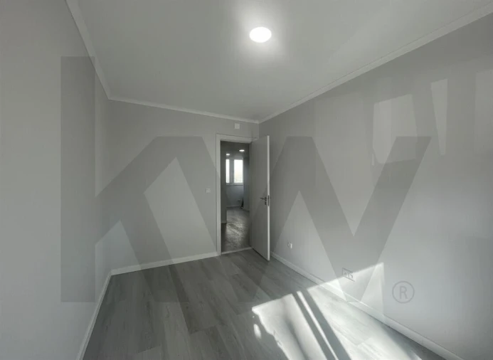 Apartamento T2 para Venda em Benfica Foto 6
