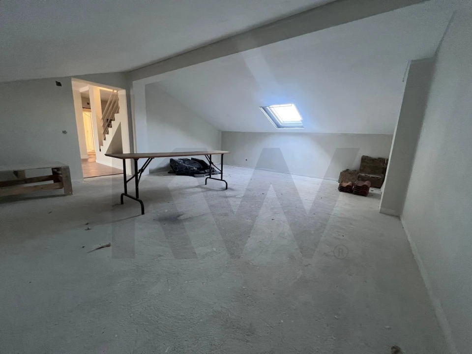 Prédio para Venda em Currelos, Papízios e Sobral Foto 4