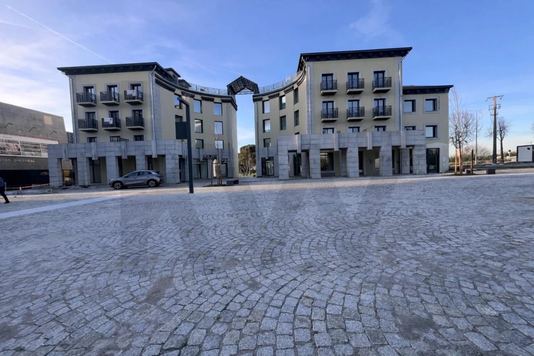 Prédio para Venda em Currelos, Papízios e Sobral Foto 1