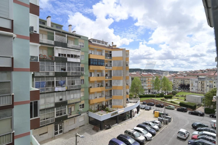 Apartamento T2 para Venda em Odivelas Foto 13