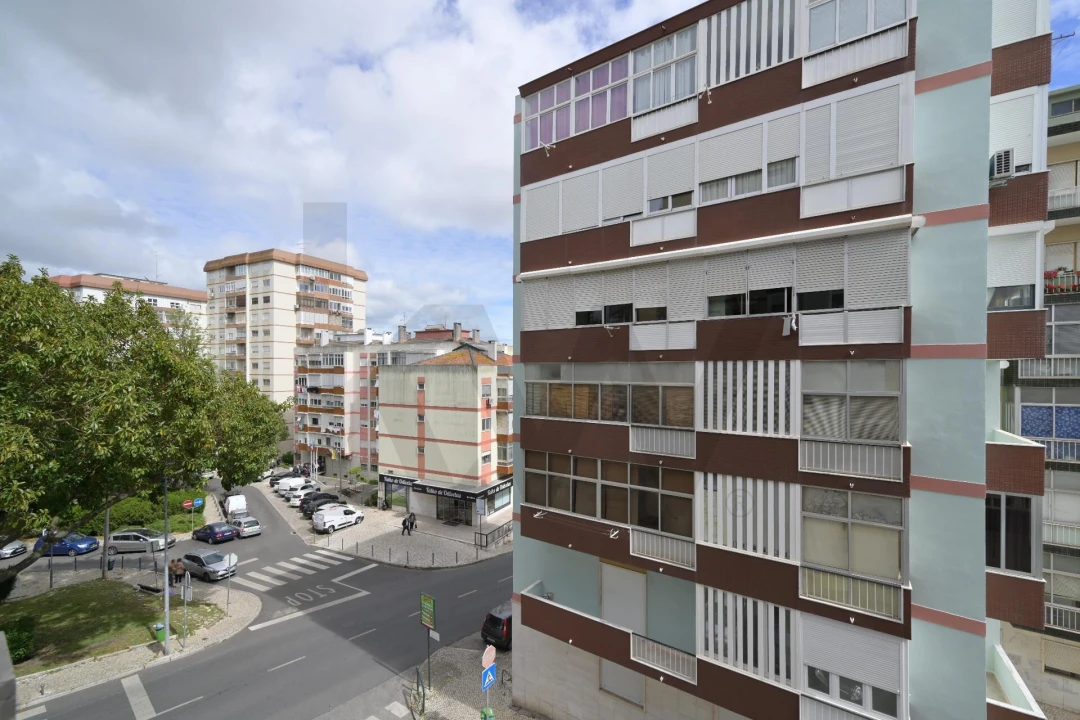 Apartamento T2 para Venda em Odivelas Foto 14
