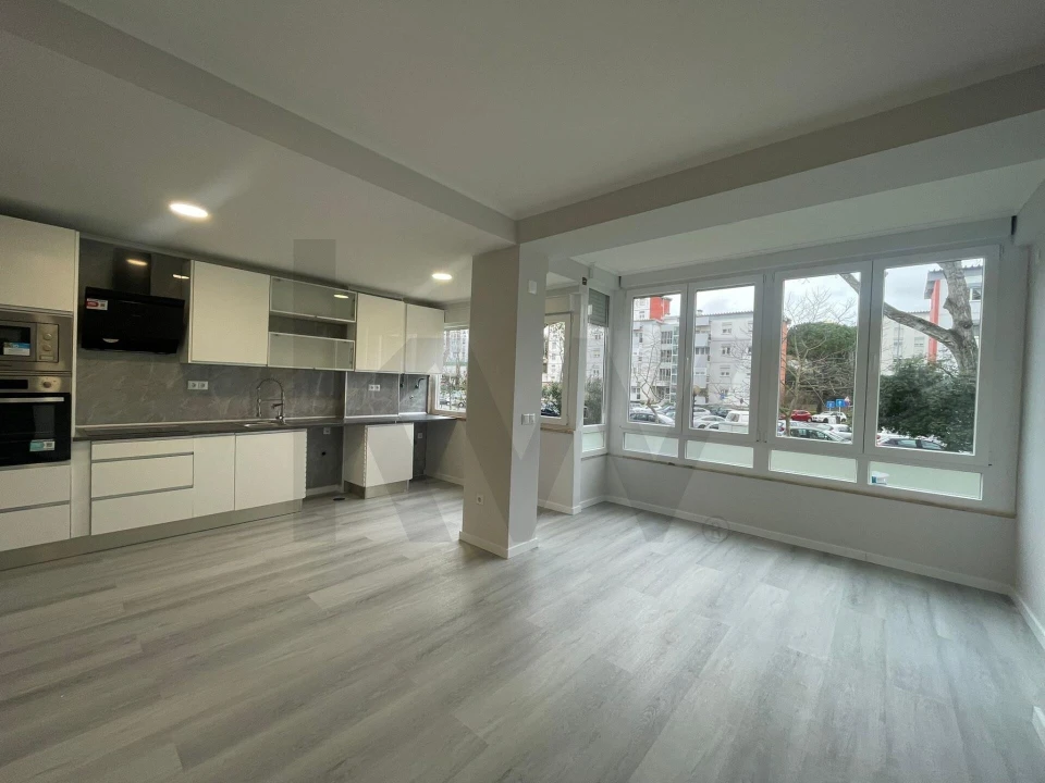 Apartamento T2 para Venda em Oeiras e São Julião da Barra, Paço de Arcos e Caxias Foto 1