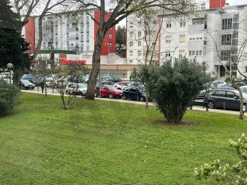 Apartamento T2 para Venda em Oeiras e São Julião da Barra, Paço de Arcos e Caxias