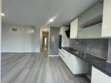 Apartamento T2 para Venda em Oeiras e São Julião da Barra, Paço de Arcos e Caxias