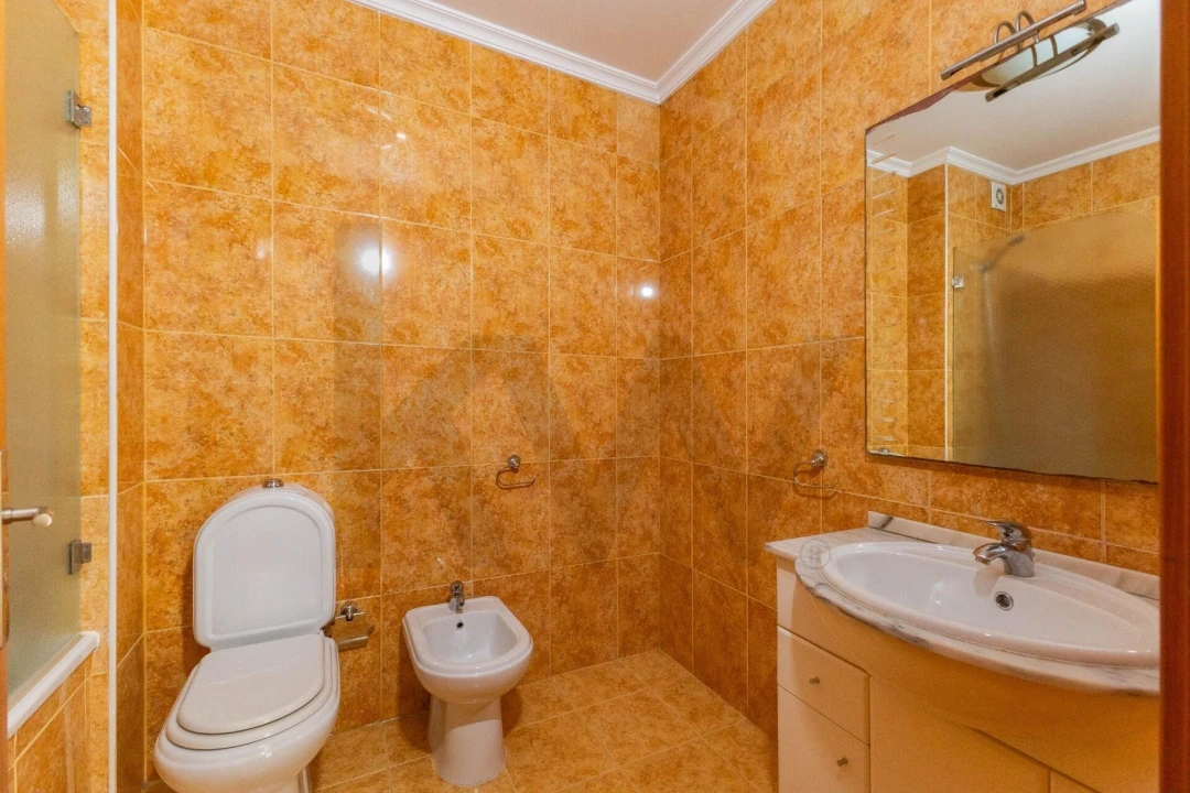 Apartamento T2 para Venda em Castêlo da Maia Foto 17