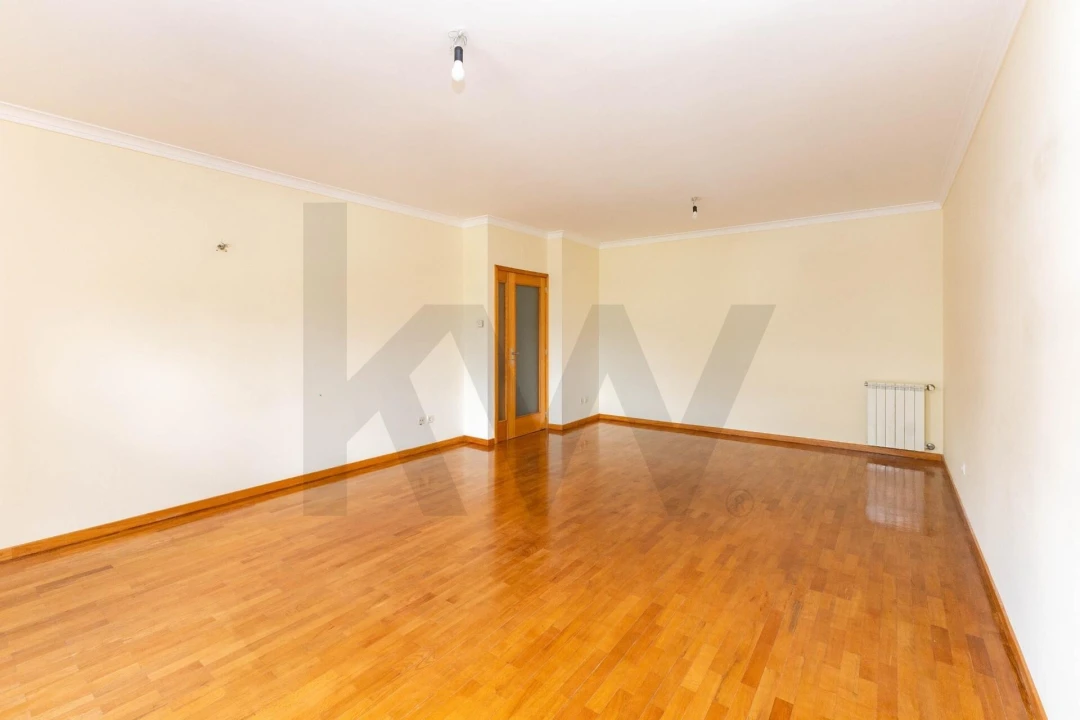 Apartamento T2 para Venda em Castêlo da Maia Foto 7