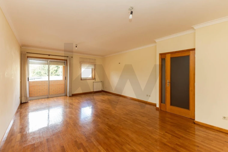 Apartamento T2 para Venda em Castêlo da Maia Foto 5