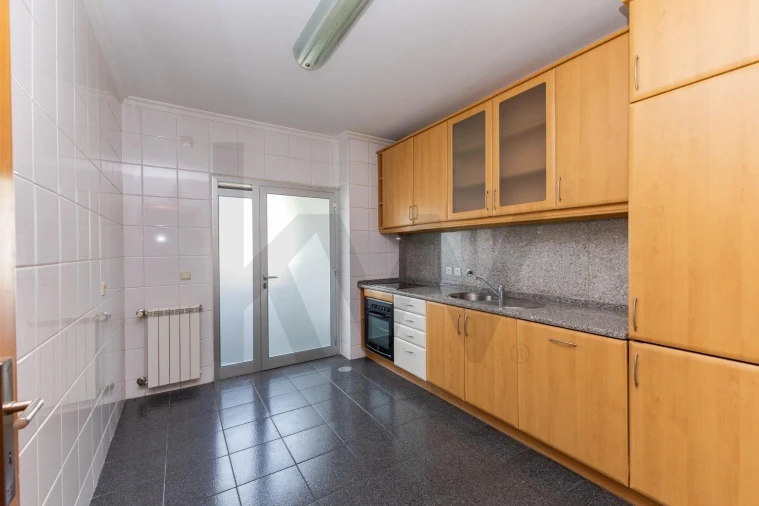 Apartamento T2 para Venda em Castêlo da Maia Foto 8