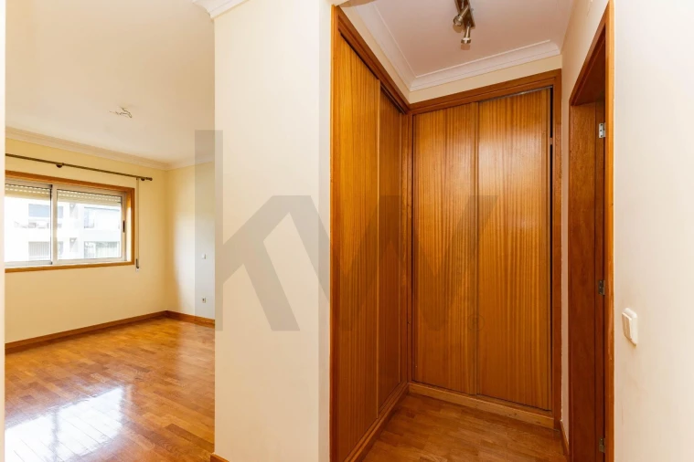 Apartamento T2 para Venda em Castêlo da Maia Foto 15