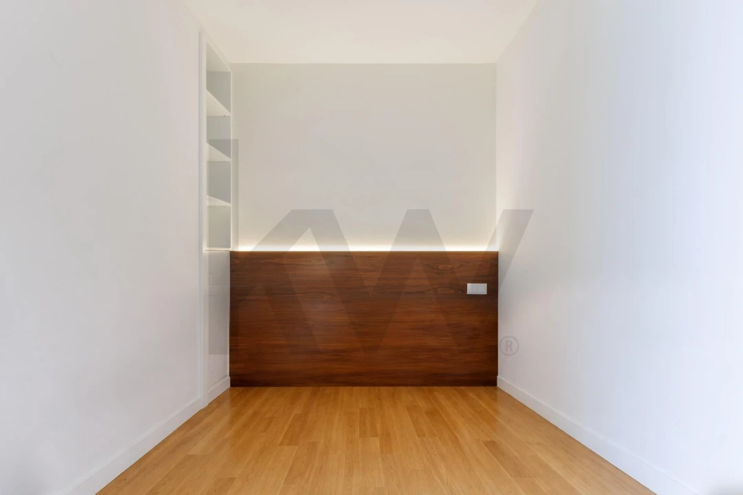 Apartamento T1 para Arrendamento em Santa Maria Maior Foto 5