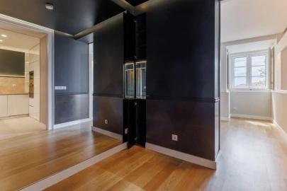 Apartamento T1 para Arrendamento em Santa Maria Maior