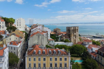 Apartamento T1 para Arrendamento em Santa Maria Maior
