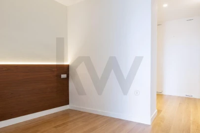 Apartamento T1 para Arrendamento em Santa Maria Maior