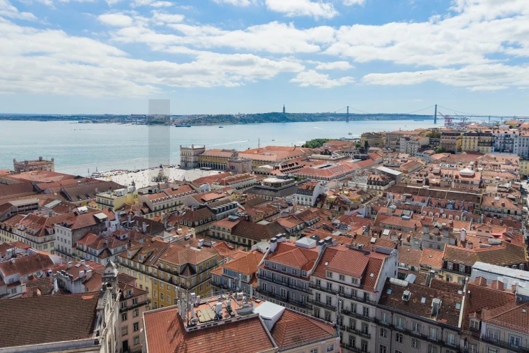 Apartamento T1 para Arrendamento em Santa Maria Maior Foto 24