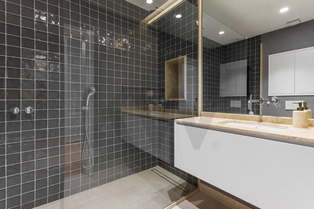 Apartamento T1 para Arrendamento em Santa Maria Maior Foto 11