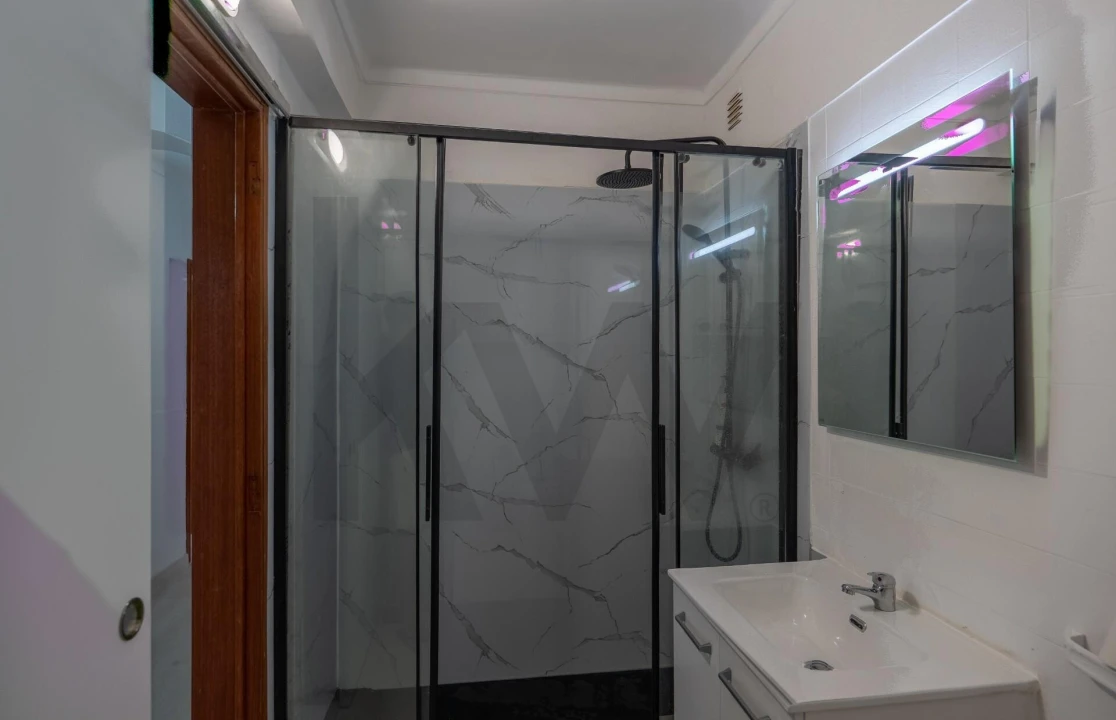 Apartamento T2 para Venda em Barreiro e Lavradio Foto 15