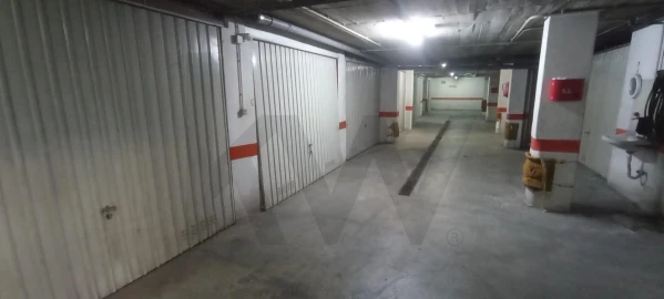 Garagem para Venda em Encosta do Sol