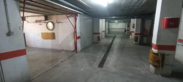 Garagem para Venda em Encosta do Sol