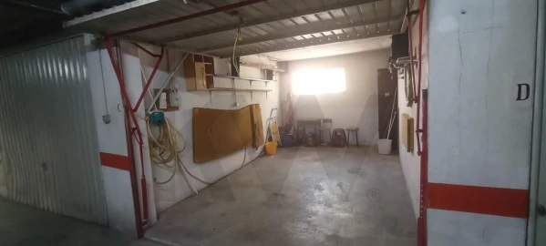 Garagem para Venda em Encosta do Sol