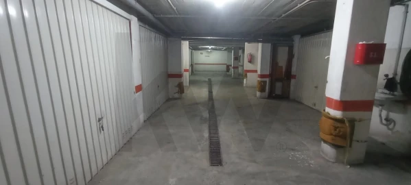 Garagem para Venda em Encosta do Sol