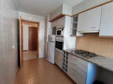 Apartamento T1 para Arrendamento em Lumiar