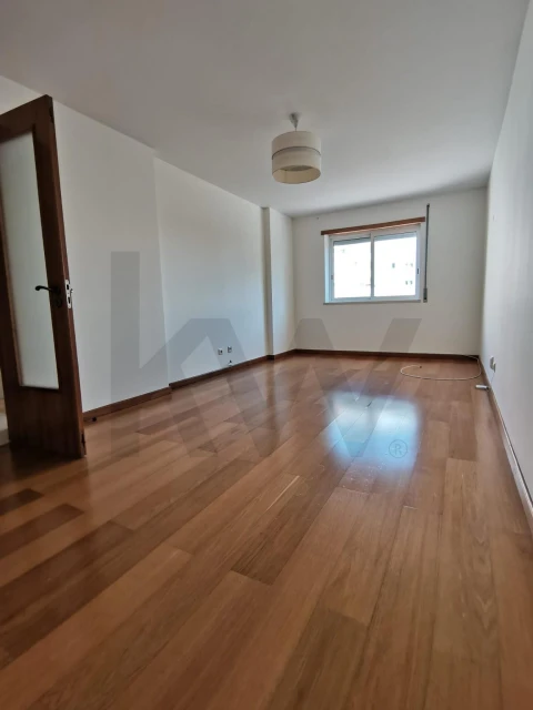 Apartamento T1 para Arrendamento em Lumiar