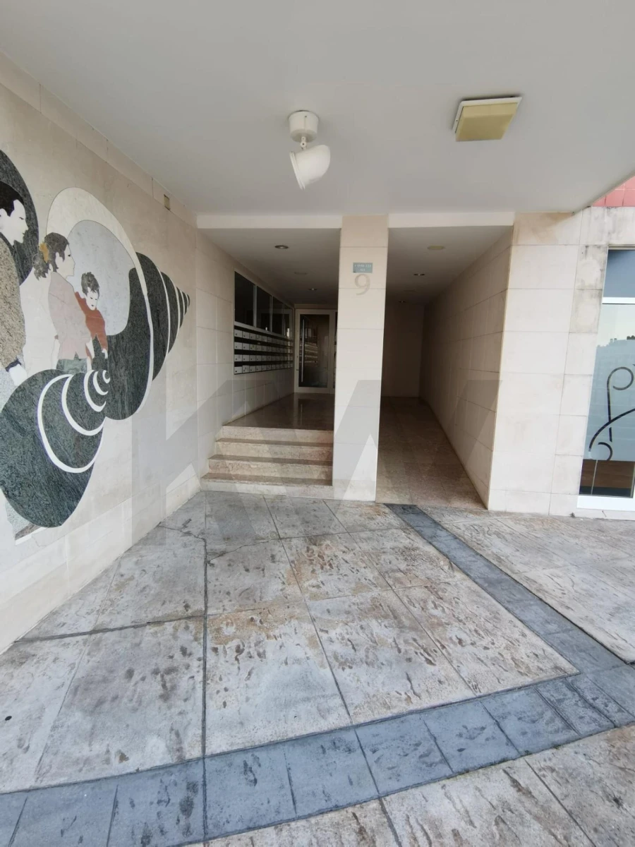 Apartamento T1 para Arrendamento em Lumiar Foto 2