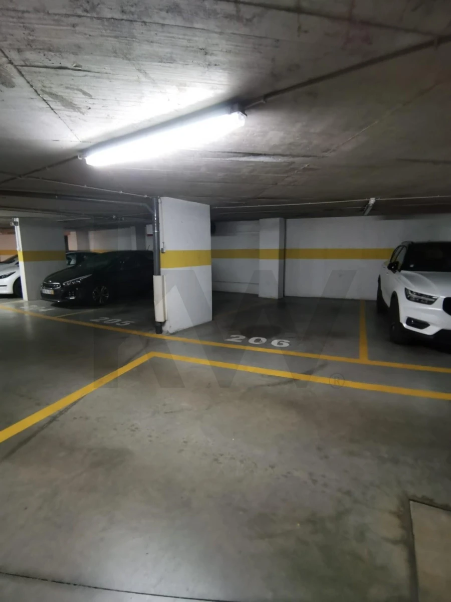 Apartamento T1 para Arrendamento em Lumiar Foto 10