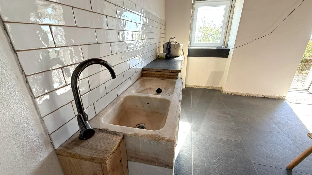 Moradia T2 para Venda em Cantar-Galo e Vila do Carvalho Foto 3