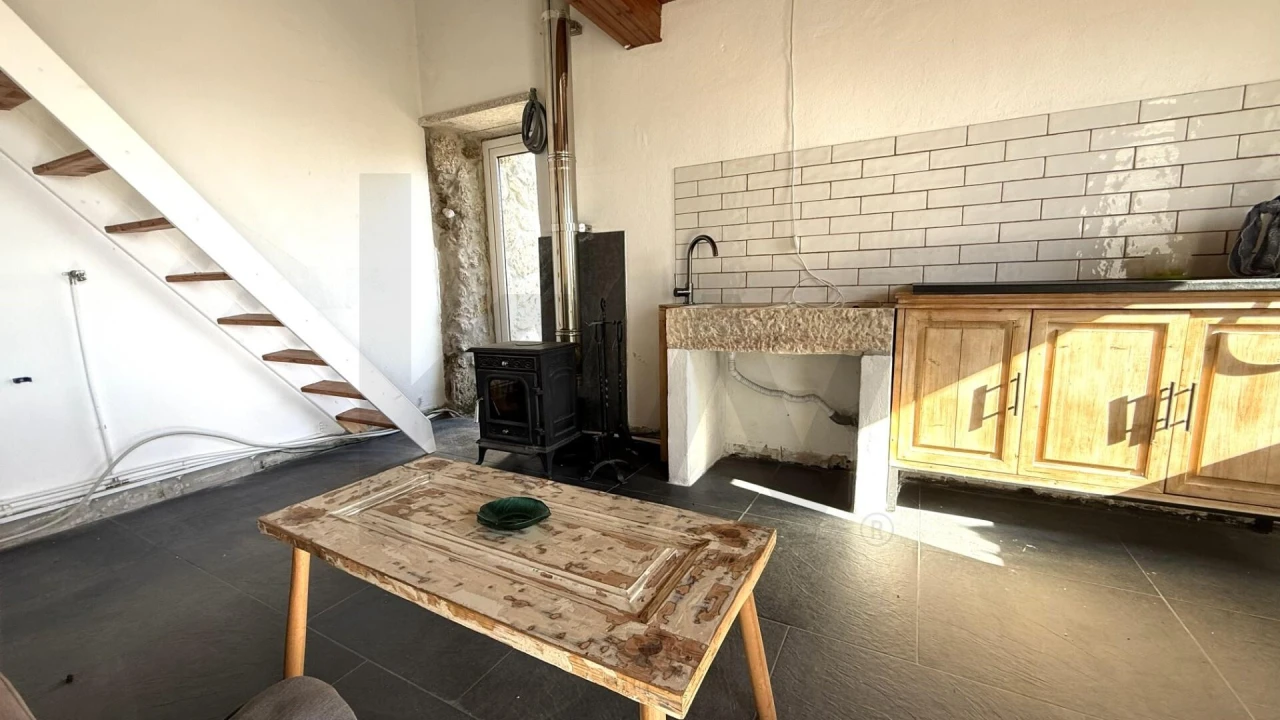 Moradia T2 para Venda em Cantar-Galo e Vila do Carvalho Foto 2