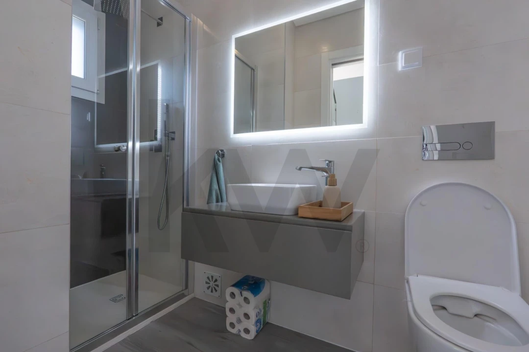 Moradia T4 para Venda em Pontinha e Famões Foto 19