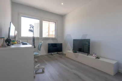 Moradia T4 para Venda em Pontinha e Famões