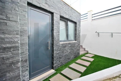 Moradia T4 para Venda em Pontinha e Famões