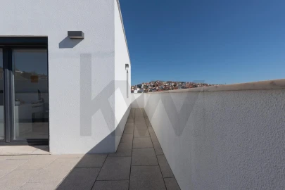 Moradia T4 para Venda em Pontinha e Famões