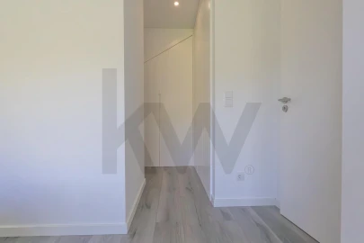 Moradia T4 para Venda em Pontinha e Famões