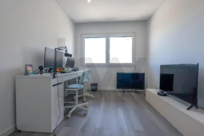 Moradia T4 para Venda em Pontinha e Famões