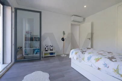 Moradia T4 para Venda em Pontinha e Famões