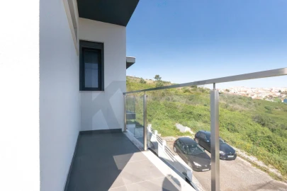 Moradia T4 para Venda em Pontinha e Famões