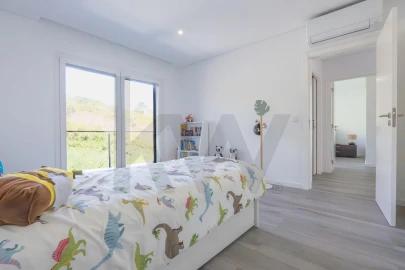 Moradia T4 para Venda em Pontinha e Famões