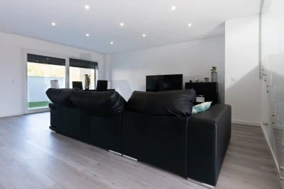 Moradia T4 para Venda em Pontinha e Famões