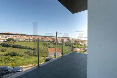 Moradia T4 para Venda em Pontinha e Famões