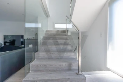 Moradia T4 para Venda em Pontinha e Famões