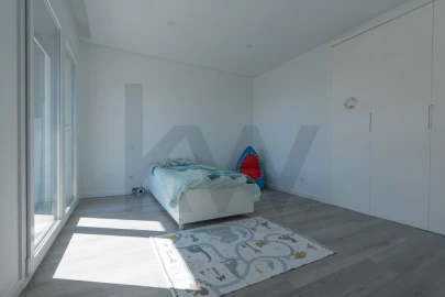 Moradia T4 para Venda em Pontinha e Famões